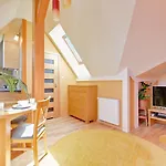 Lion - Avocado Apartment *